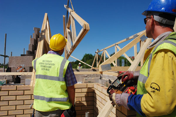 The Safer Way of Installing Roof Trusses